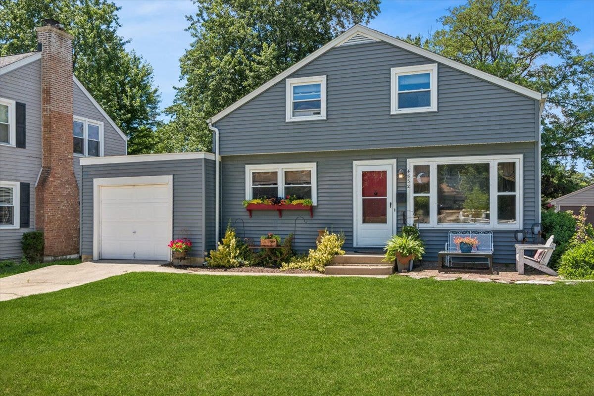 4532 Sherwood Avenue, Downers Grove, IL 60515 4532 Sherwood Avenue, Downers Grove, IL 60515