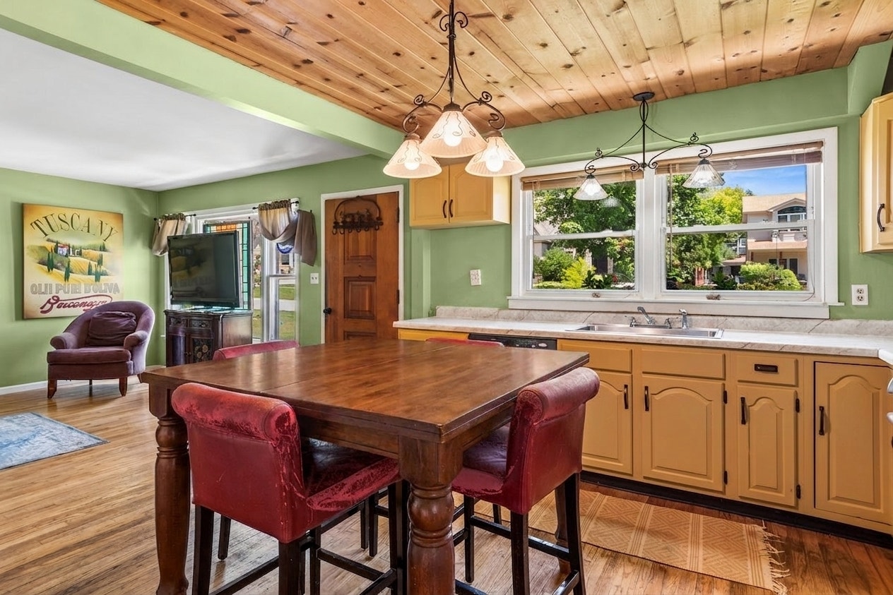4532 Sherwood Avenue, Downers Grove, IL 60515 4532 Sherwood Avenue, Downers Grove, IL 60515
