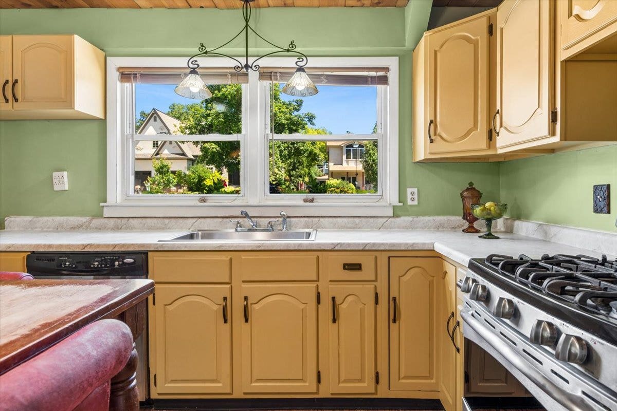 4532 Sherwood Avenue, Downers Grove, IL 60515 4532 Sherwood Avenue, Downers Grove, IL 60515