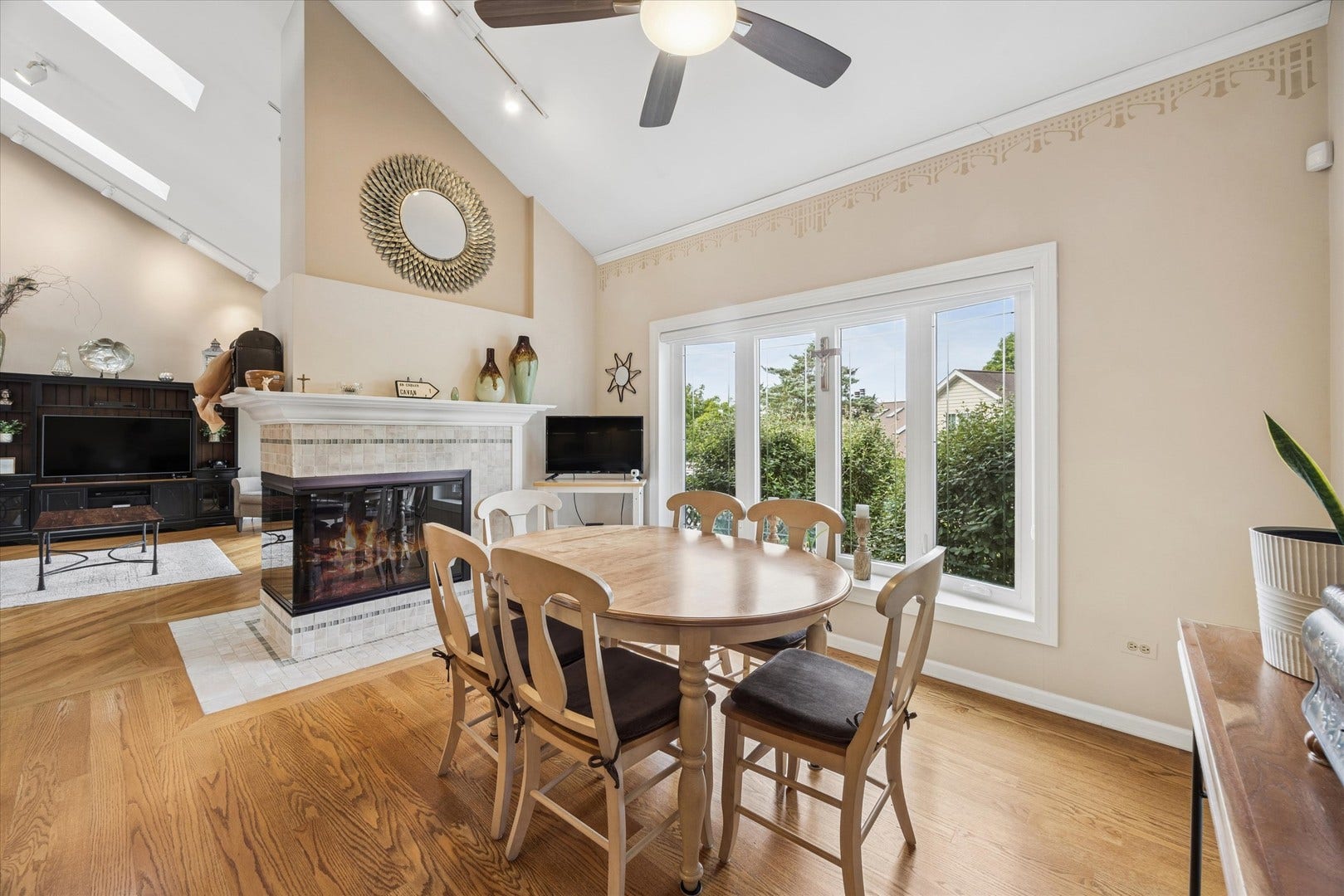 16814 Cardinal Drive, Orland Park, IL 60467 16814 Cardinal Drive, Orland Park, IL 60467