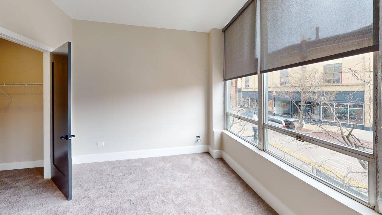 40 DuPage Court, #206, Elgin, IL 60120 40 DuPage Court, #206, Elgin, IL 60120
