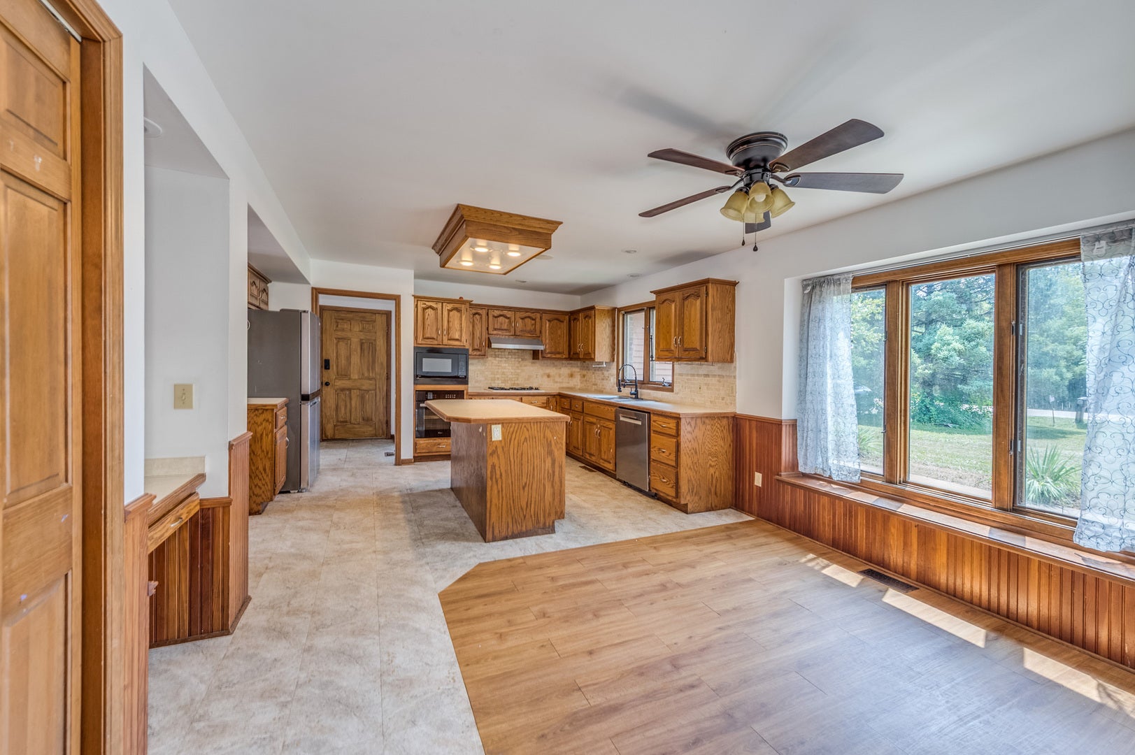 41W700 LENZ Road, Elgin, IL 60124 41W700 LENZ Road, Elgin, IL 60124