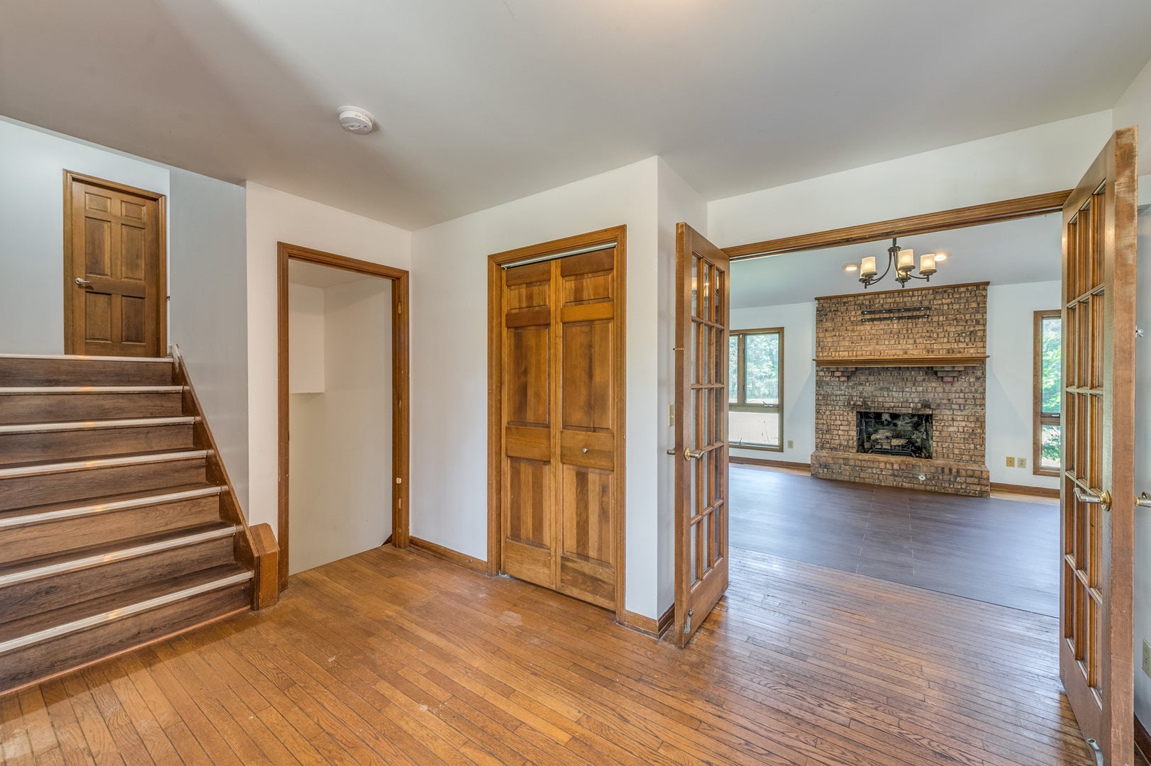 41W700 LENZ Road, Elgin, IL 60124 41W700 LENZ Road, Elgin, IL 60124