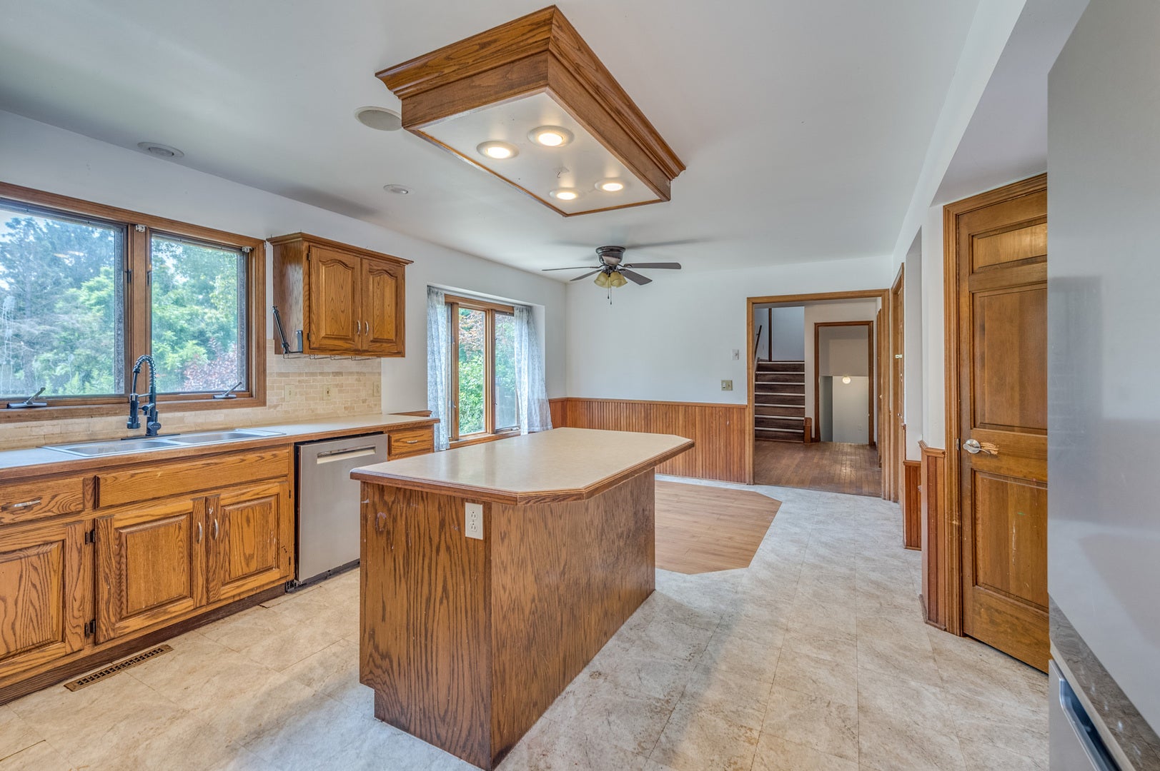 41W700 LENZ Road, Elgin, IL 60124 41W700 LENZ Road, Elgin, IL 60124
