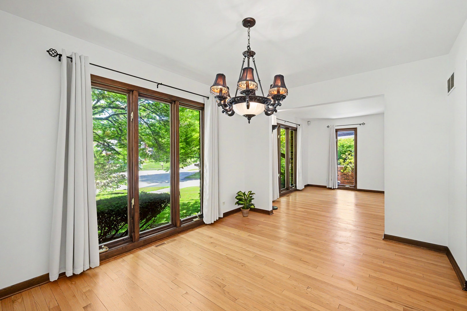 1549 Snowberry Court, Downers Grove, IL 60515 1549 Snowberry Court, Downers Grove, IL 60515