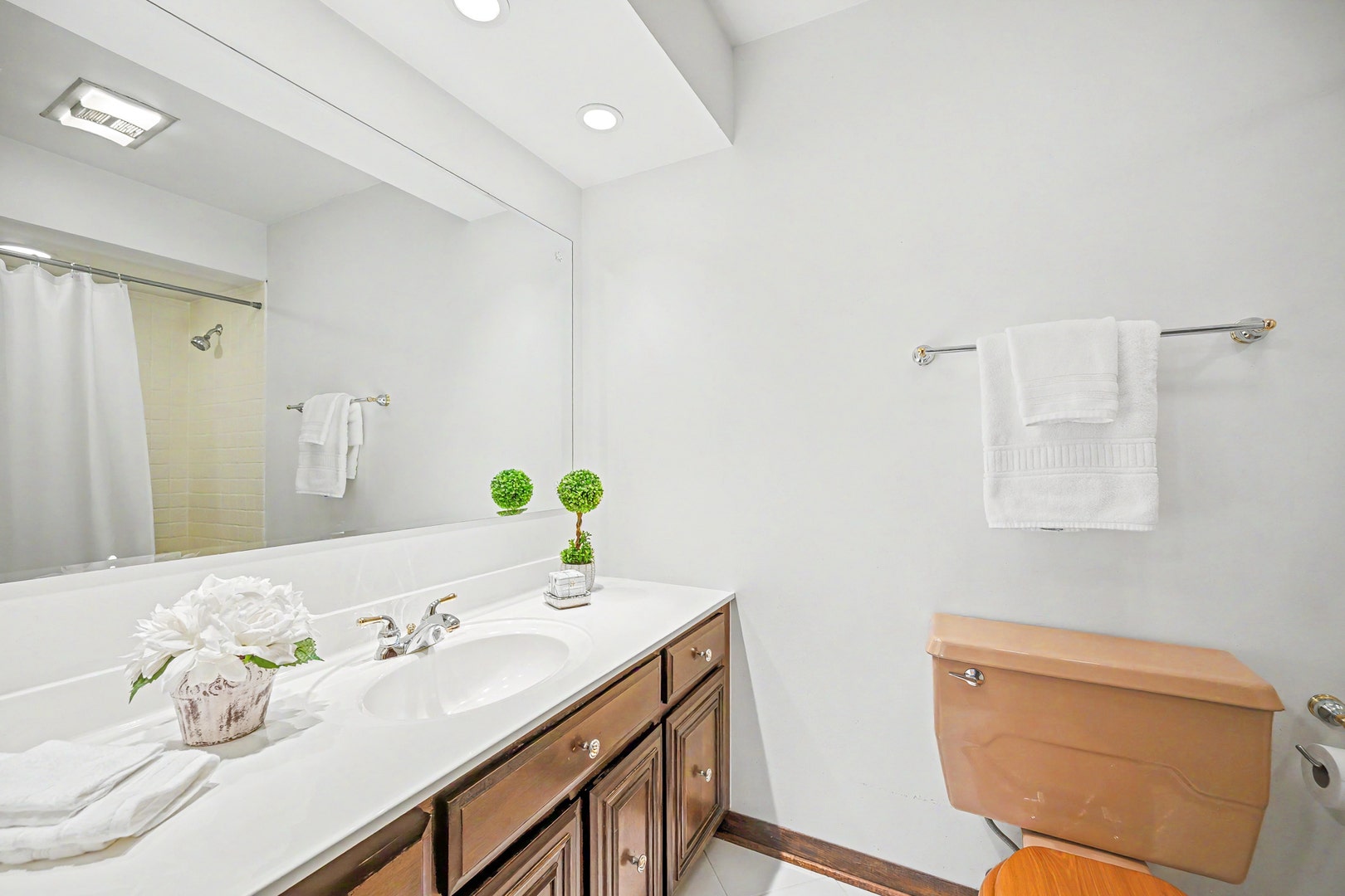 1549 Snowberry Court, Downers Grove, IL 60515 1549 Snowberry Court, Downers Grove, IL 60515