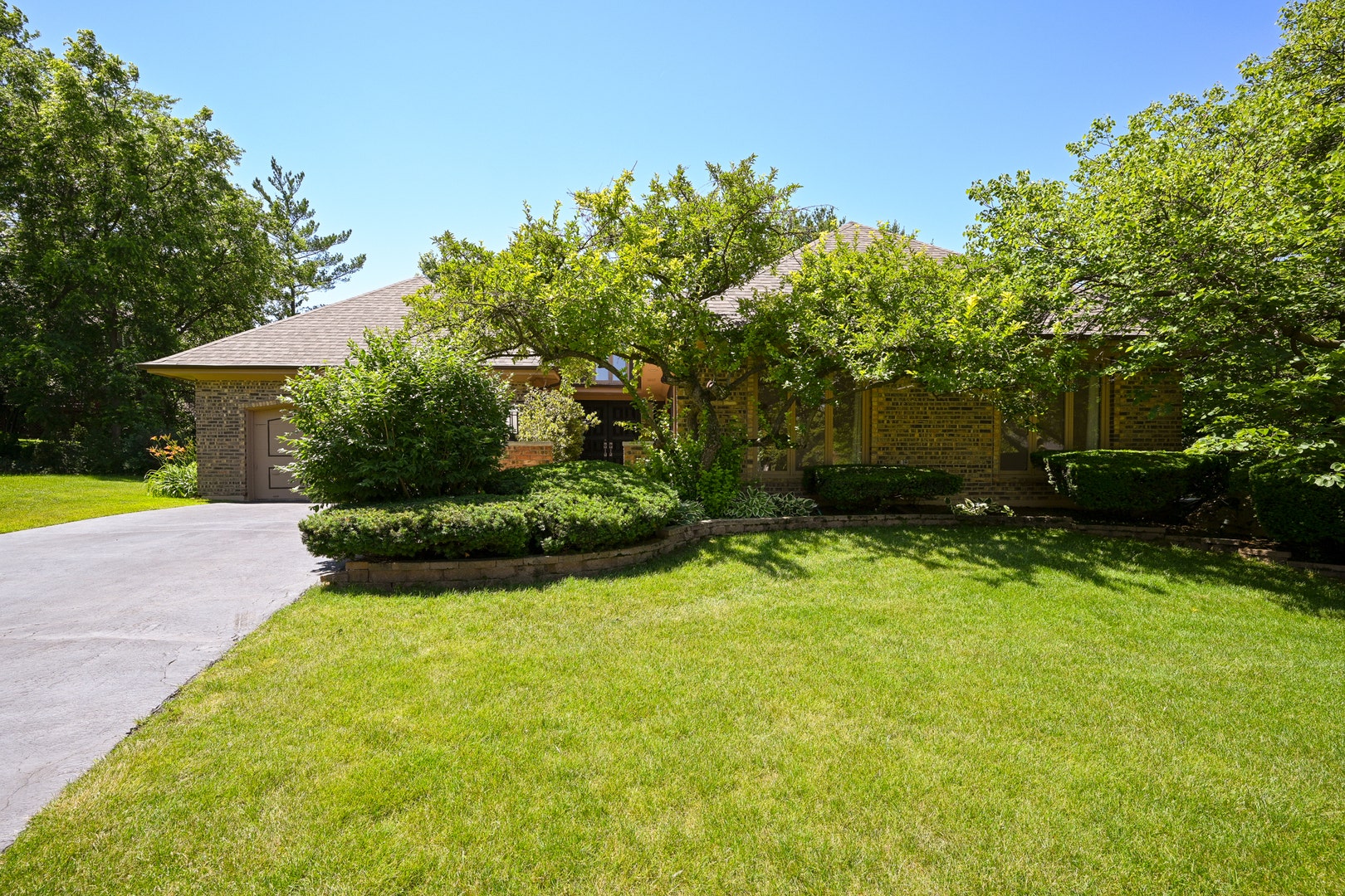 1549 Snowberry Court, Downers Grove, IL 60515 1549 Snowberry Court, Downers Grove, IL 60515