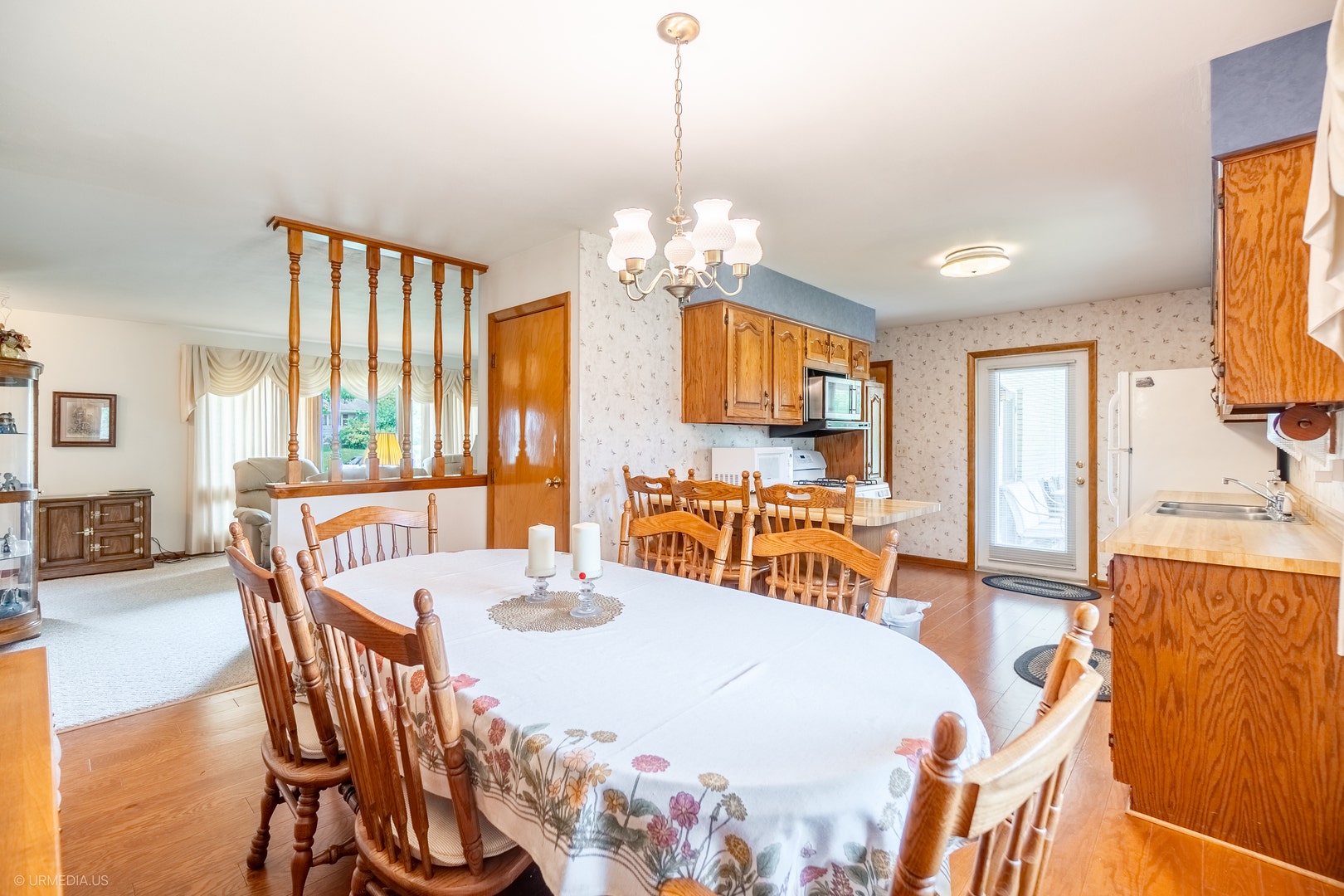 835 Scott Drive, Elgin, IL 60123 835 Scott Drive, Elgin, IL 60123