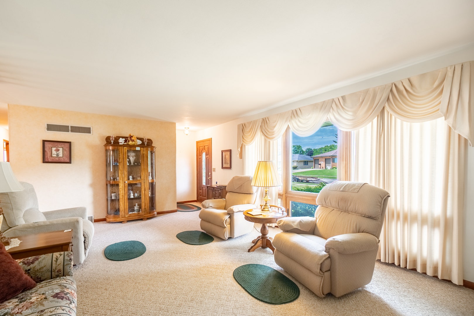 835 Scott Drive, Elgin, IL 60123 835 Scott Drive, Elgin, IL 60123
