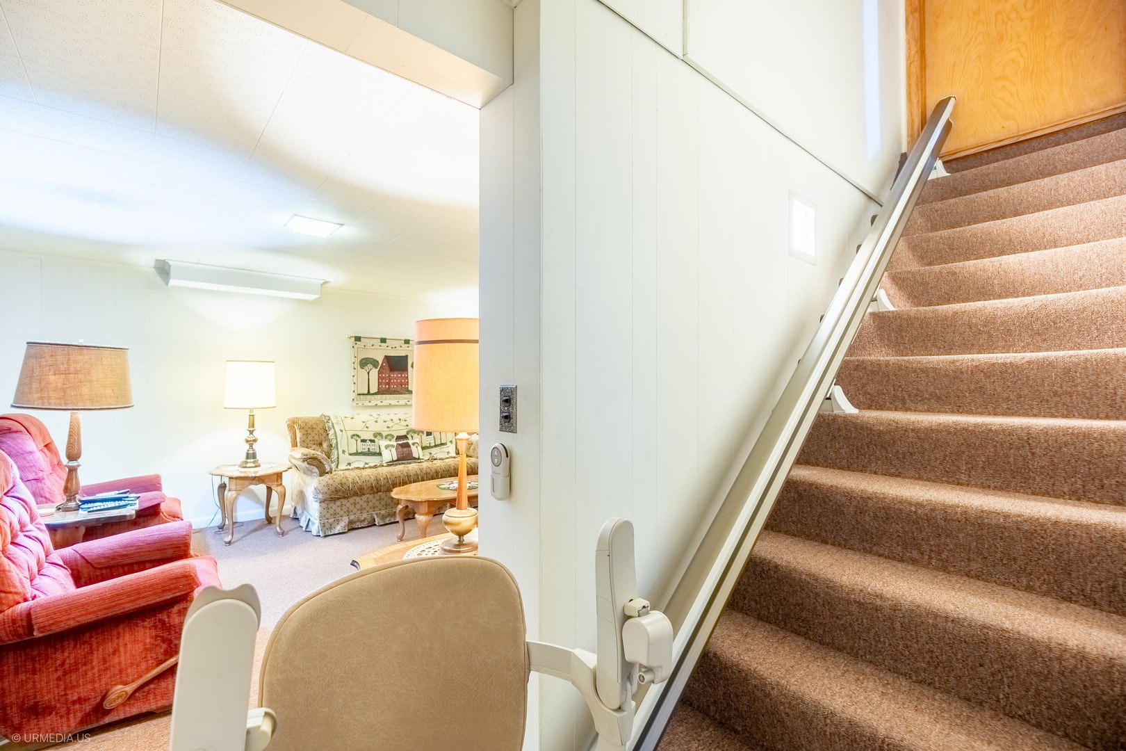 835 Scott Drive, Elgin, IL 60123 835 Scott Drive, Elgin, IL 60123