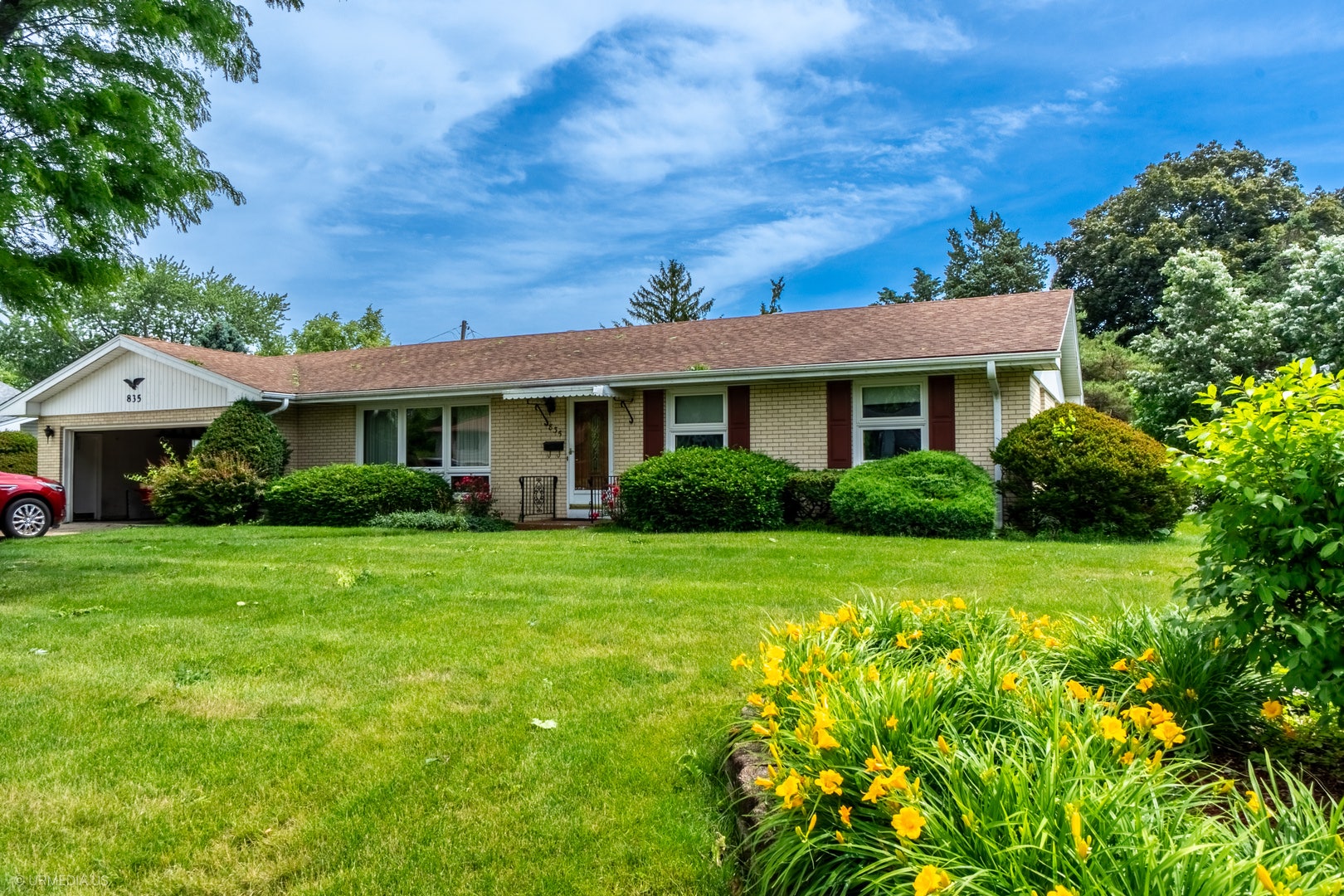 835 Scott Drive, Elgin, IL 60123 835 Scott Drive, Elgin, IL 60123