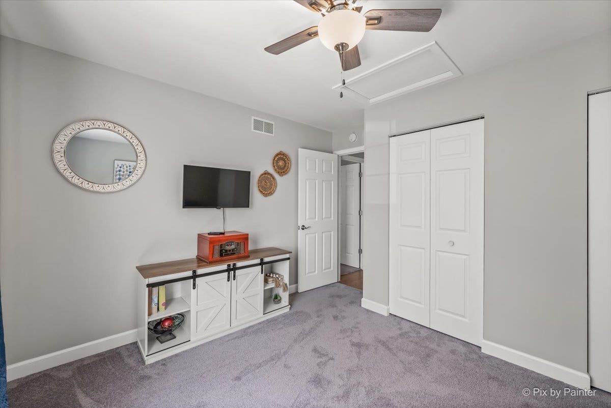 2433 Daybreak Court, #2433, Elgin, IL 60123 2433 Daybreak Court, #2433, Elgin, IL 60123