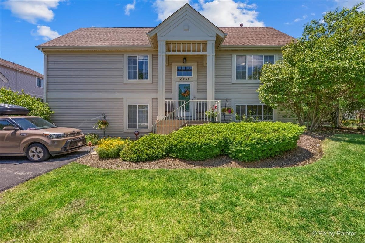2433 Daybreak Court, #2433, Elgin, IL 60123 2433 Daybreak Court, #2433, Elgin, IL 60123