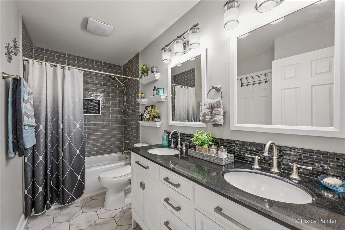 2433 Daybreak Court, #2433, Elgin, IL 60123 2433 Daybreak Court, #2433, Elgin, IL 60123
