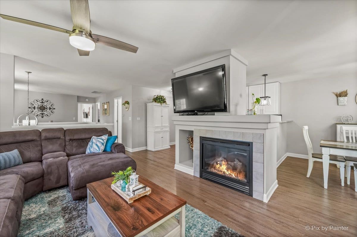 2433 Daybreak Court, #2433, Elgin, IL 60123 2433 Daybreak Court, #2433, Elgin, IL 60123