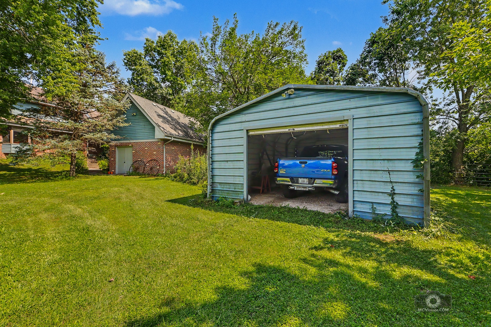 16624 S Parker Road, Homer Glen, IL 60491 Aluminum garage close to the house has front and b