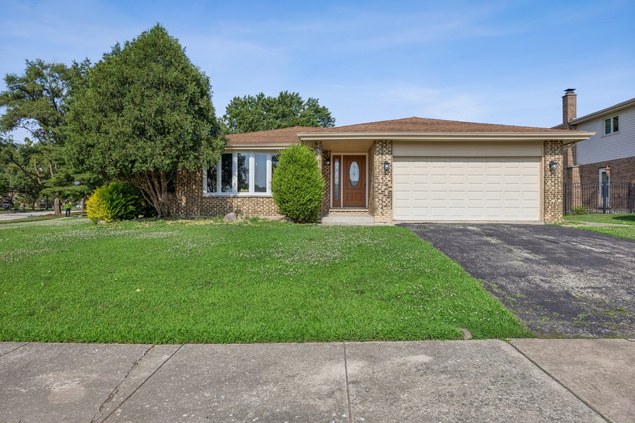 Property photo for 13608 Inverness Drive, Orland Park, IL