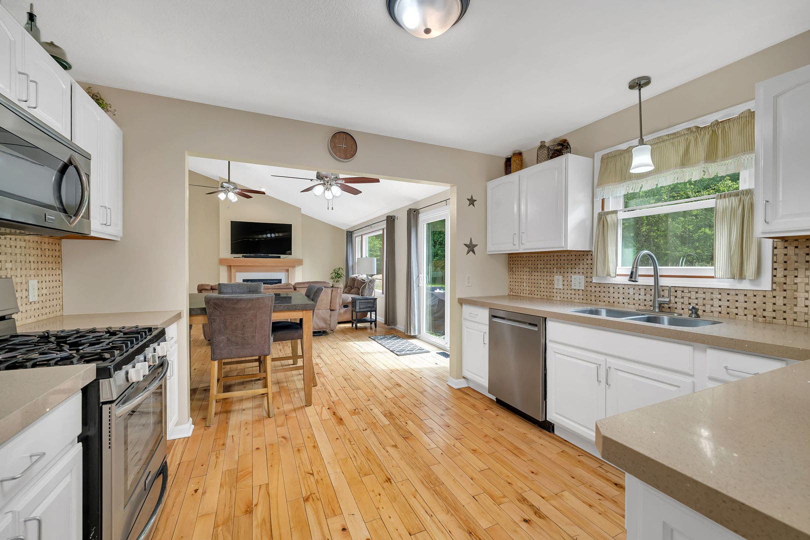 525 Stacey Court, Braidwood, IL 60408 525 Stacey Court, Braidwood, IL 60408