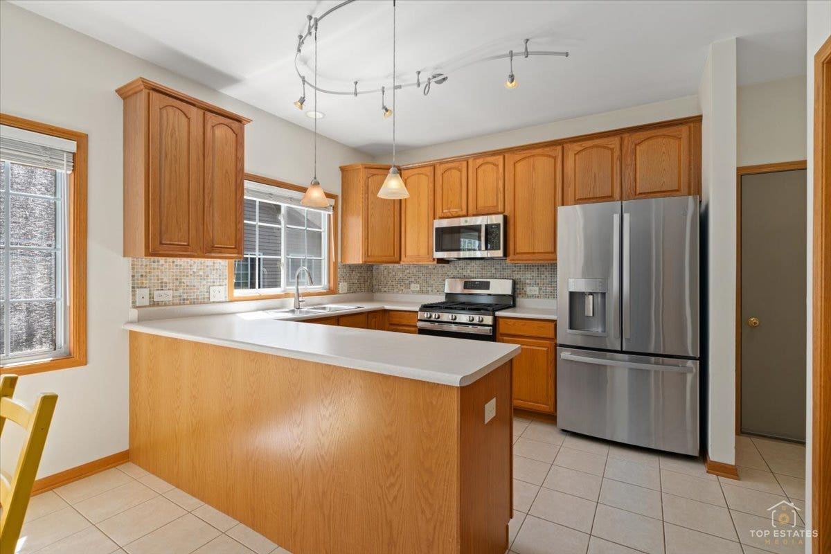 1308 Dancing Bear Lane, Elgin, IL 60120 1308 Dancing Bear Lane, Elgin, IL 60120