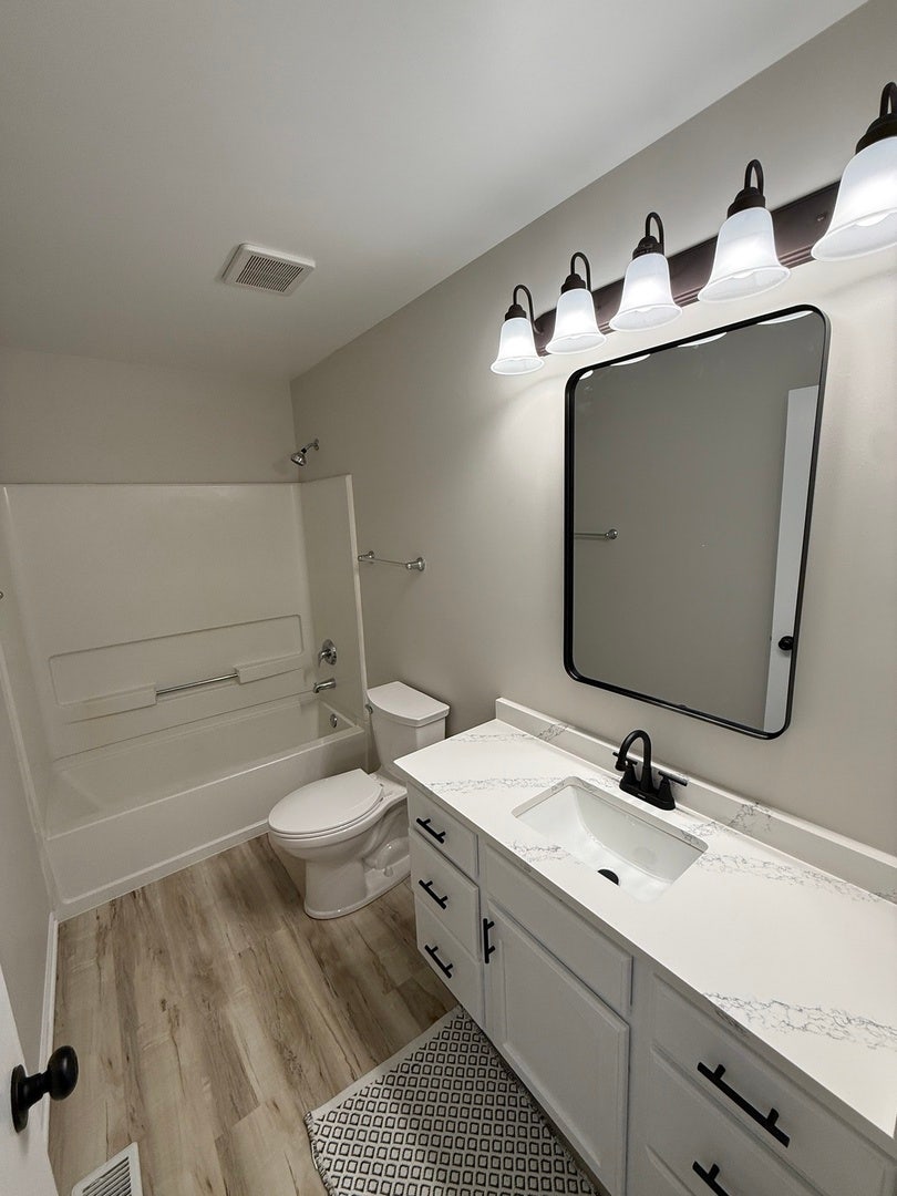 1756 Waters Edge Drive, Minooka, IL 60447 1756 Waters Edge Drive, Minooka, IL 60447