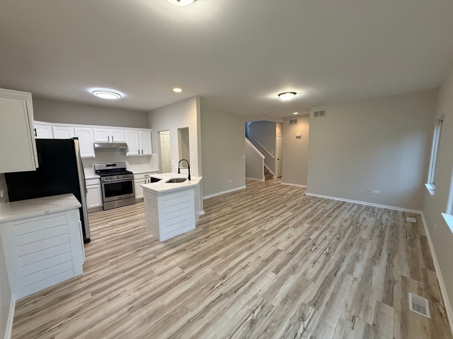 1756 Waters Edge Drive, Minooka, IL 60447 1756 Waters Edge Drive, Minooka, IL 60447