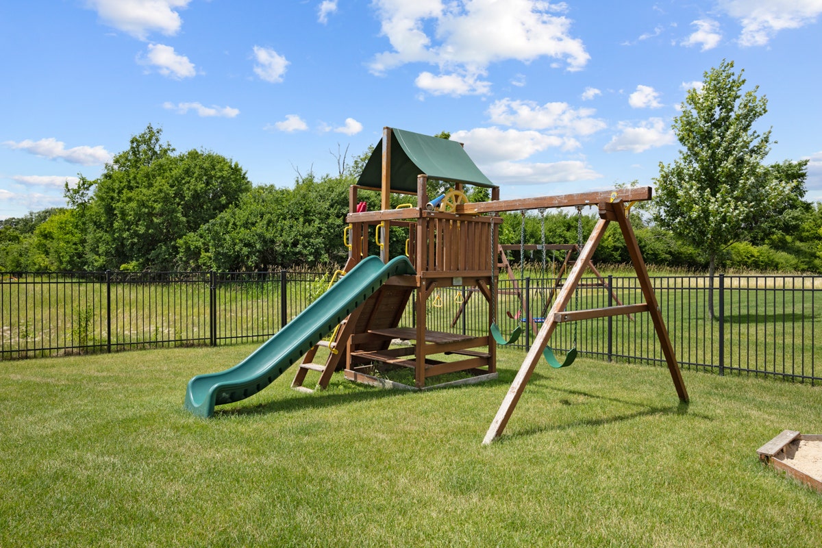 13340 Bond Circle, Lemont, IL 60439