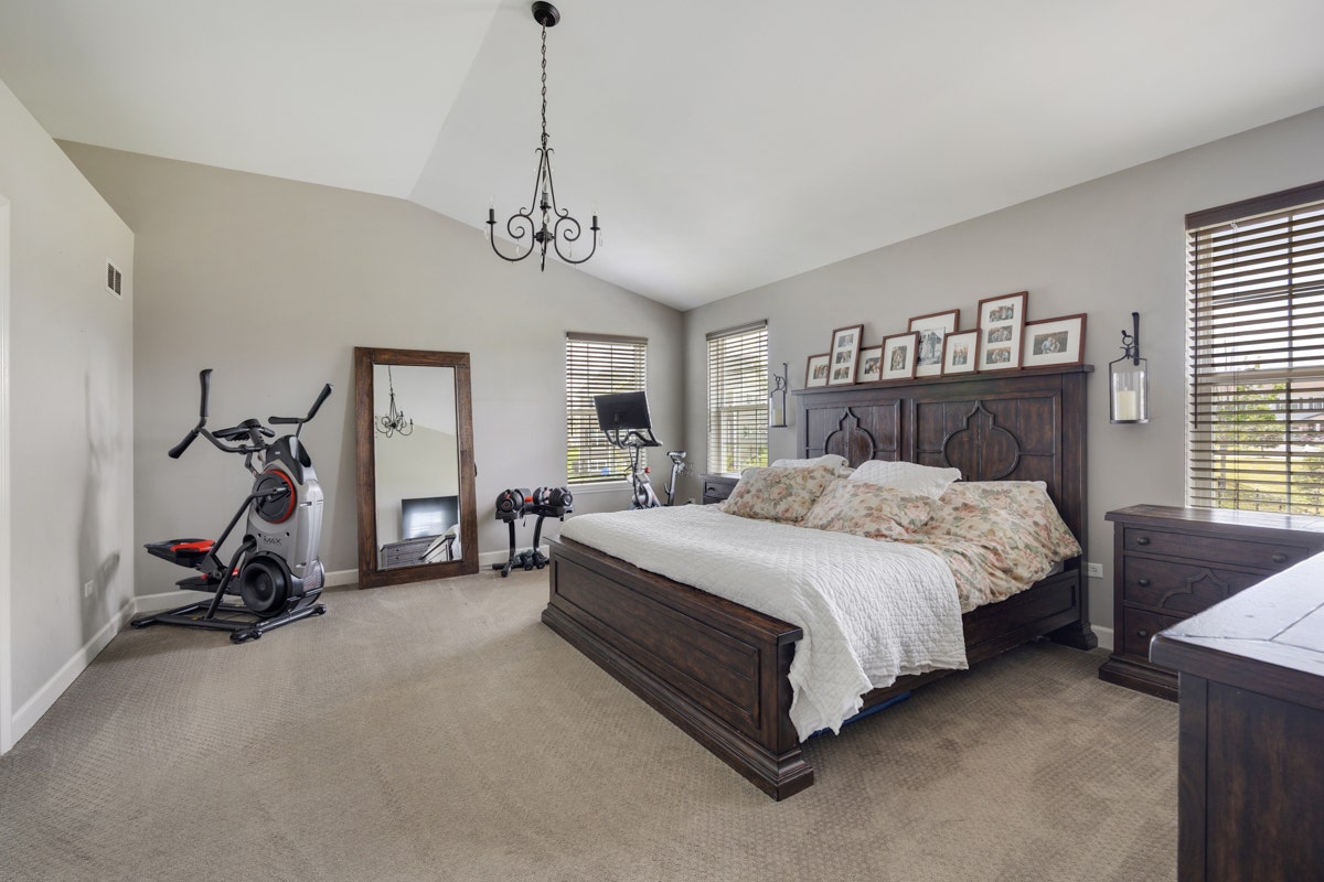 13340 Bond Circle, Lemont, IL 60439