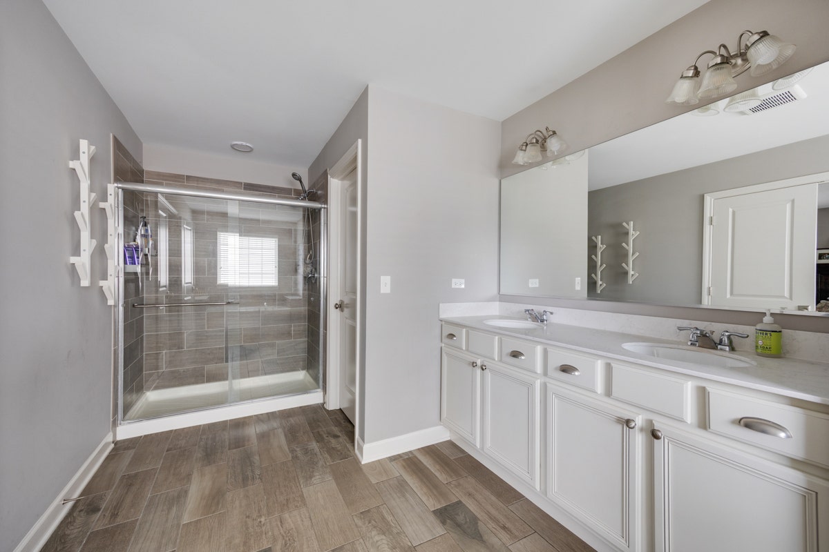 13340 Bond Circle, Lemont, IL 60439