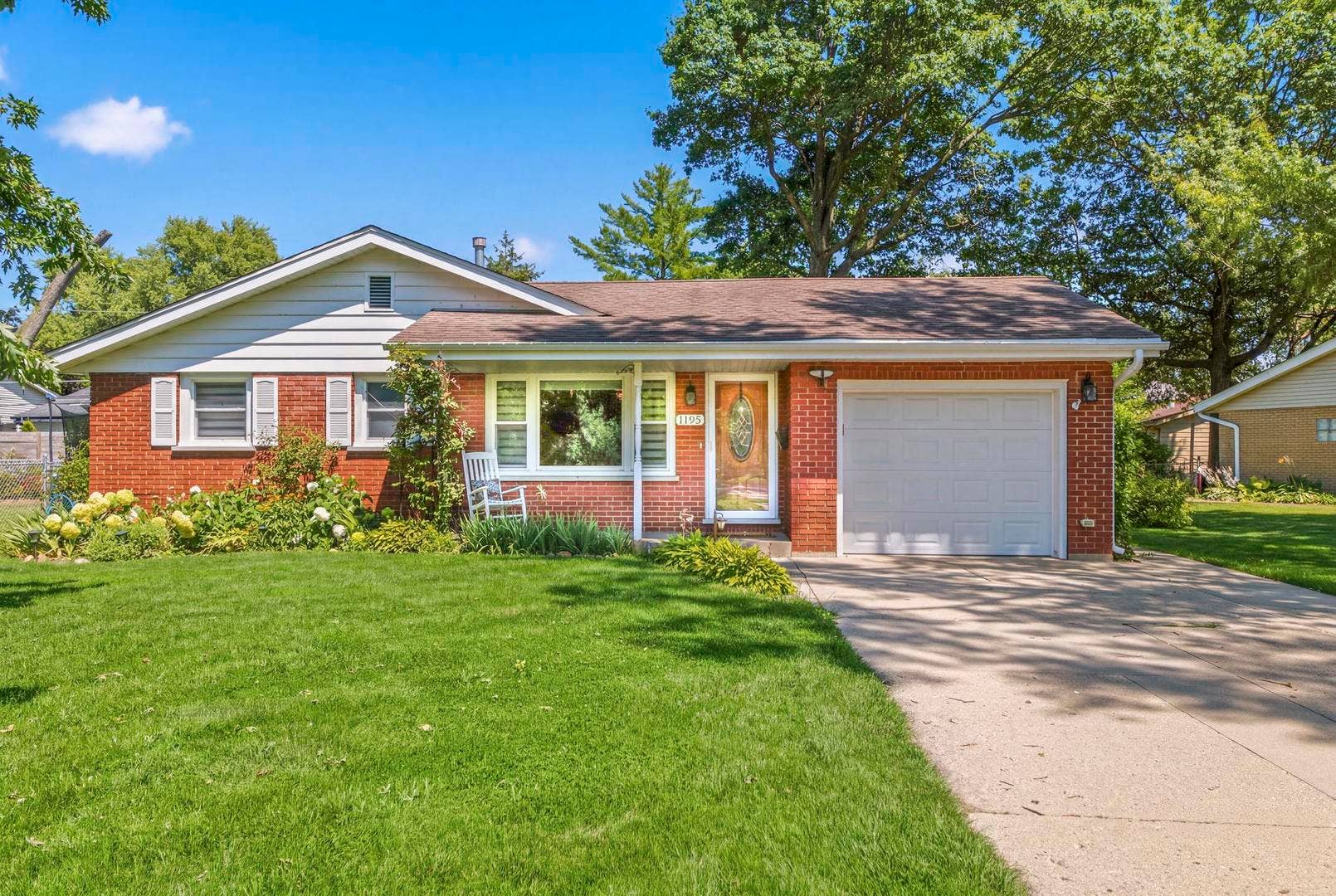 1193 Algonquin Drive, Elgin, IL 60120 1193 Algonquin Drive, Elgin, IL 60120