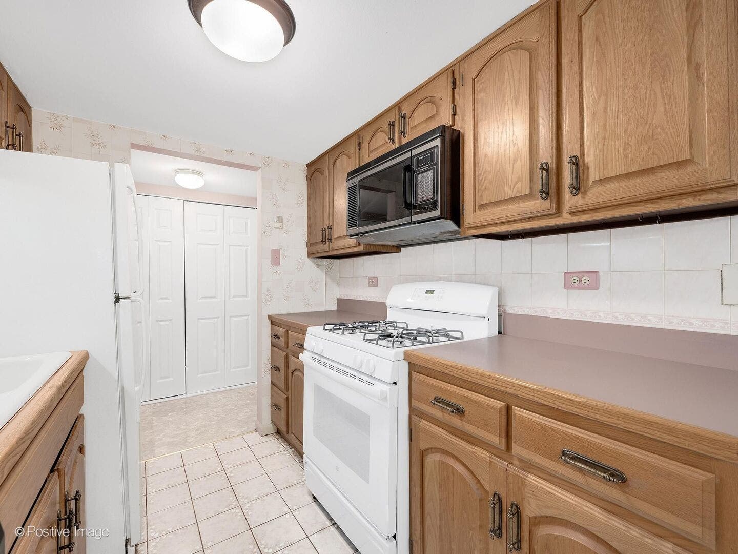 500 Redondo Road, #109, Downers Grove, IL 60516