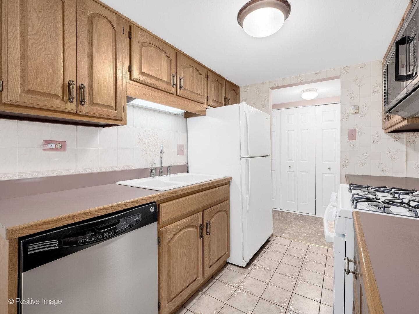 500 Redondo Road, #109, Downers Grove, IL 60516