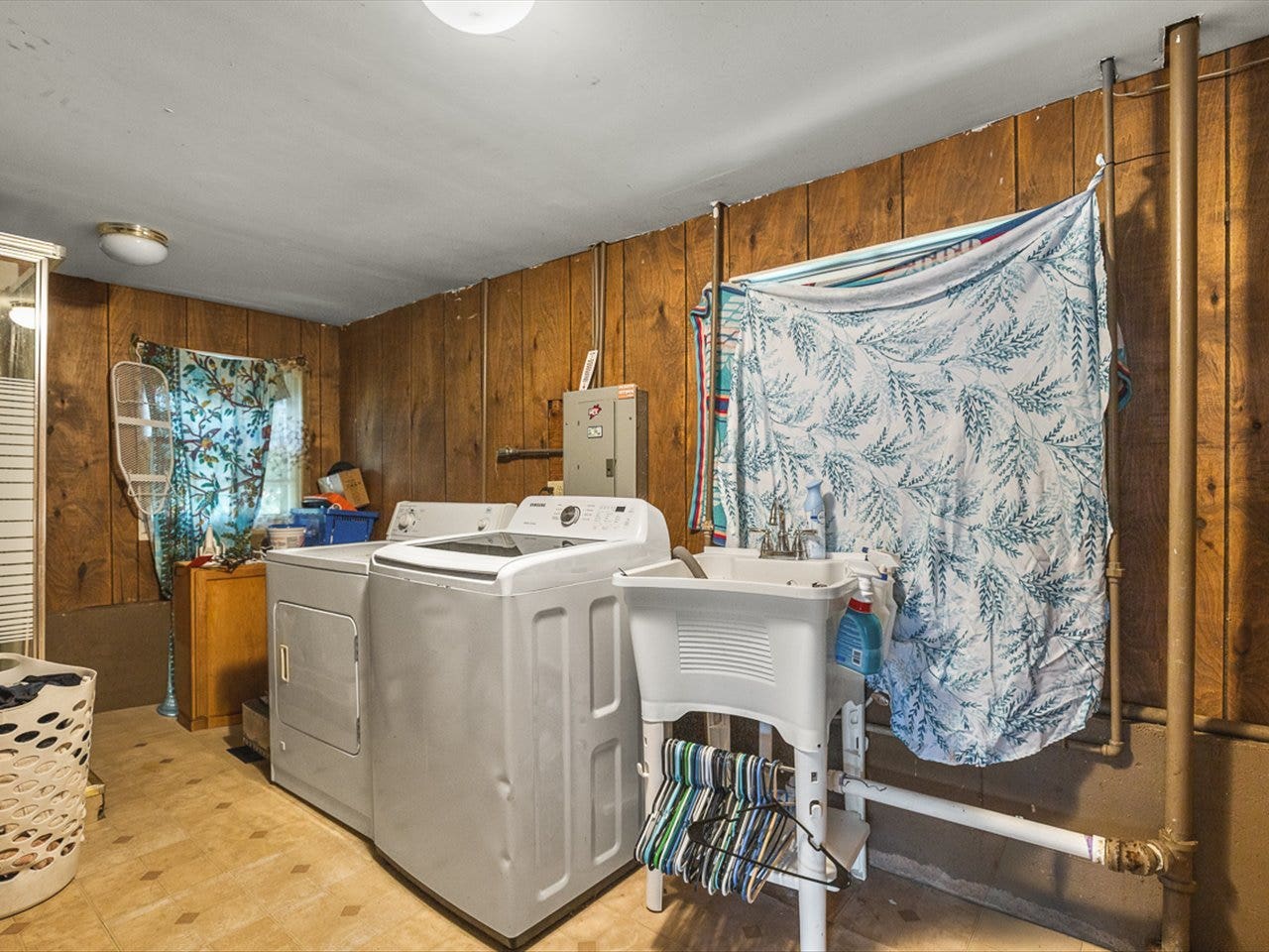 219 Walter Court, Elgin, IL 60123 219 Walter Court, Elgin, IL 60123