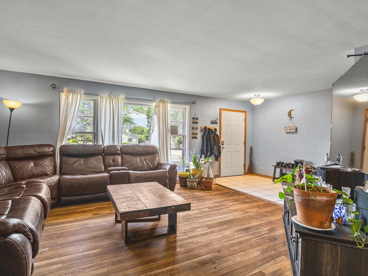 219 Walter Court, Elgin, IL 60123 219 Walter Court, Elgin, IL 60123