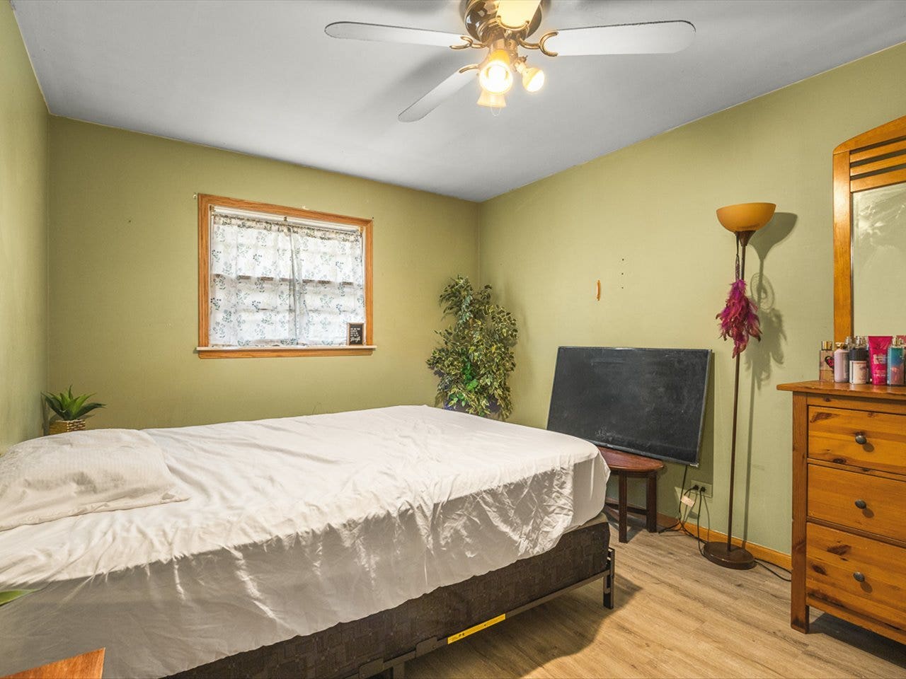 219 Walter Court, Elgin, IL 60123 219 Walter Court, Elgin, IL 60123