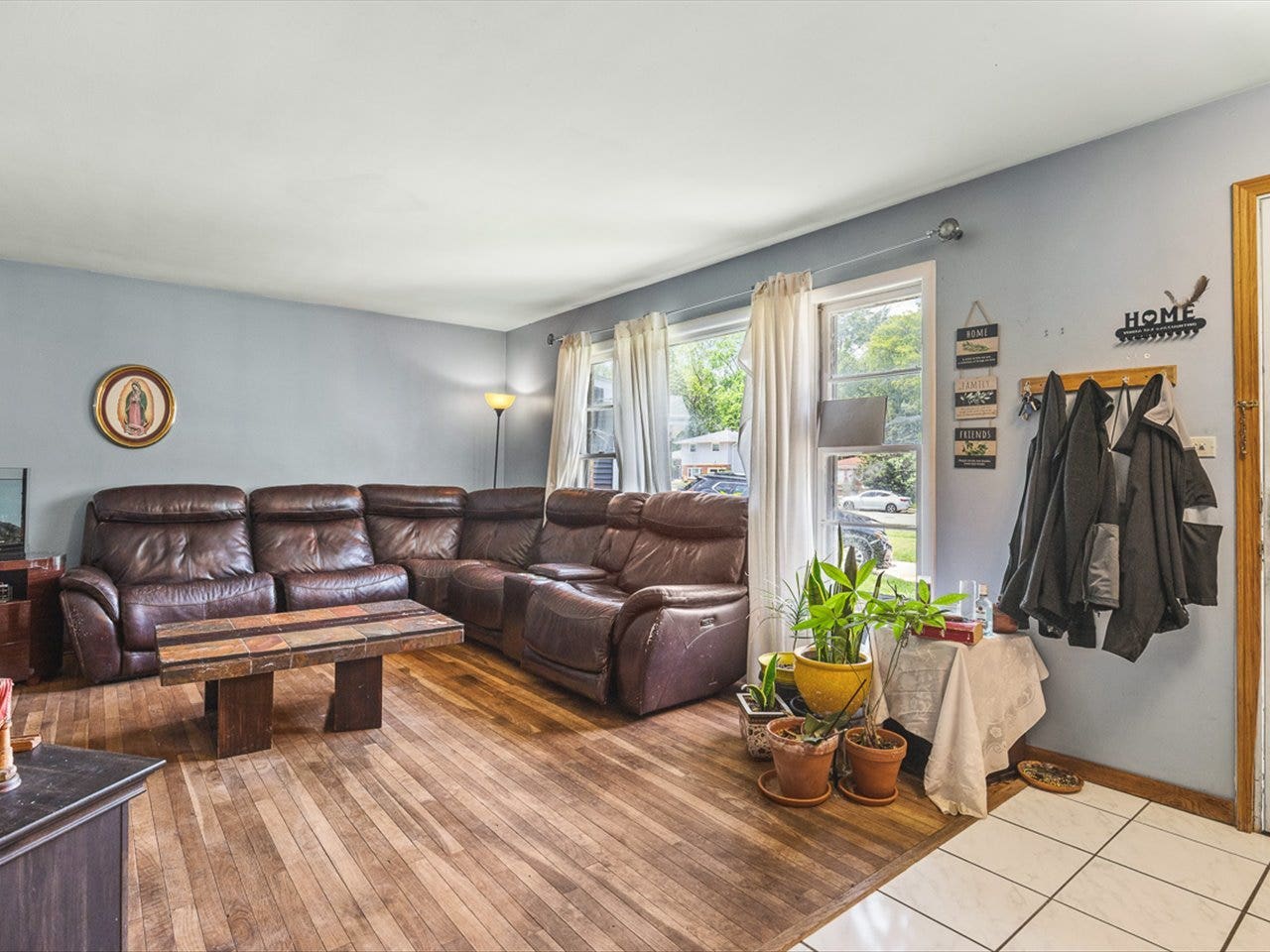 219 Walter Court, Elgin, IL 60123 219 Walter Court, Elgin, IL 60123