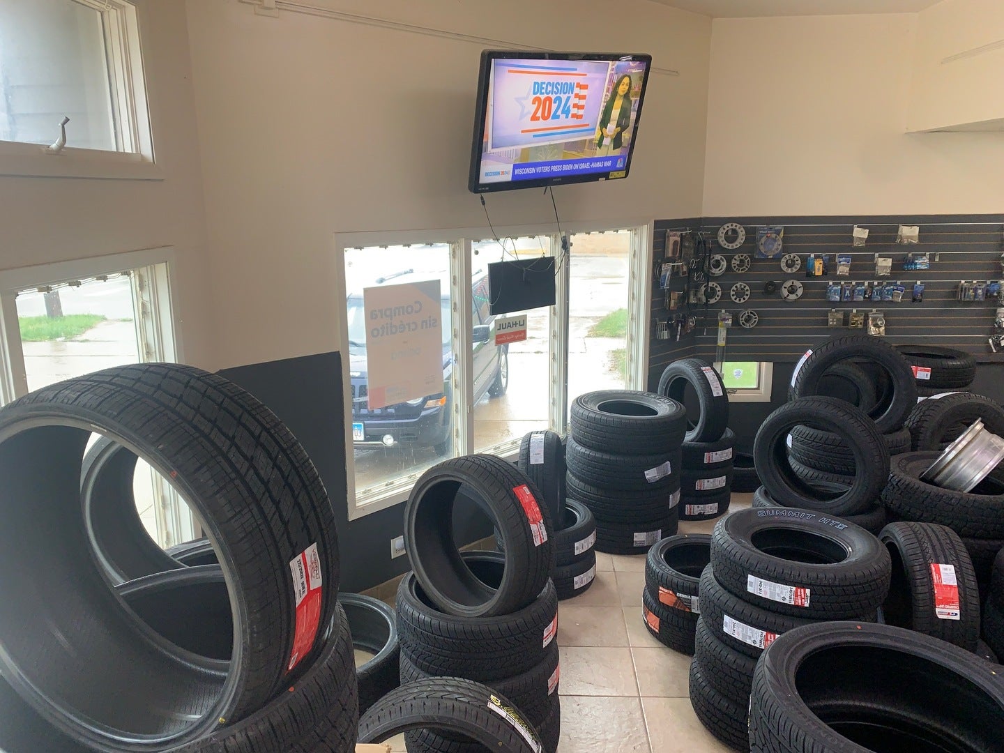 935 W JEFFERSON Street, Joliet, IL 60435 935 W JEFFERSON Street, Joliet, IL 60435