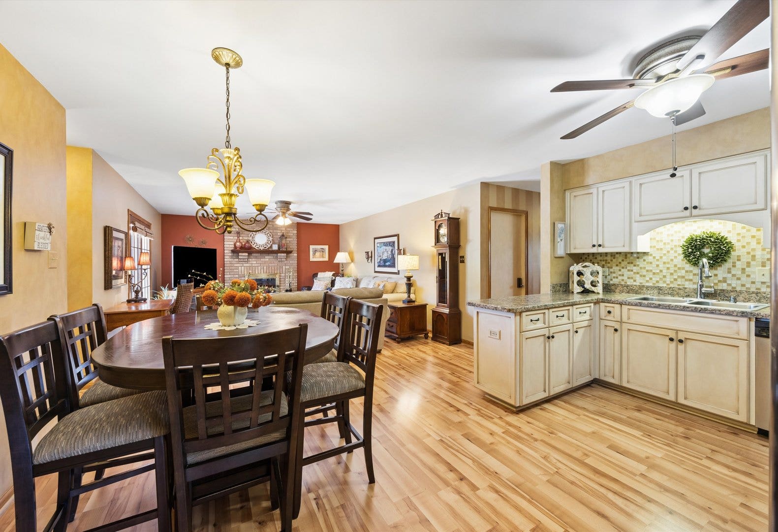 7006 Coachwood Trail, Tinley Park, IL 60477