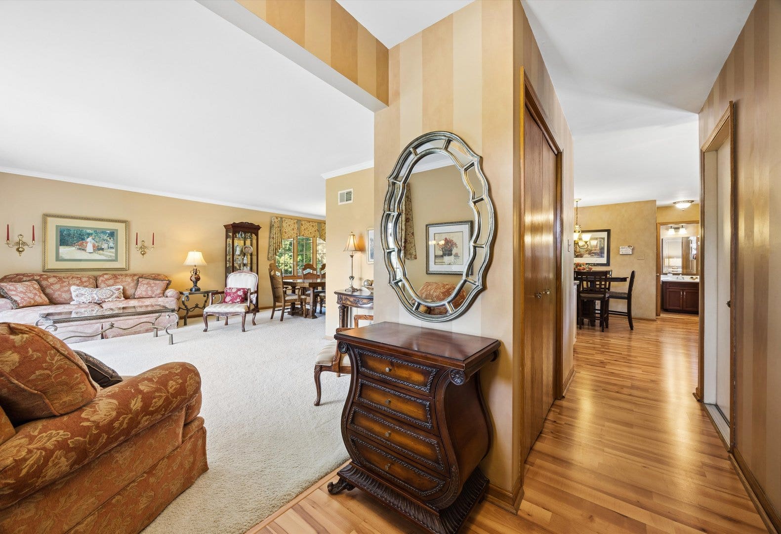 7006 Coachwood Trail, Tinley Park, IL 60477