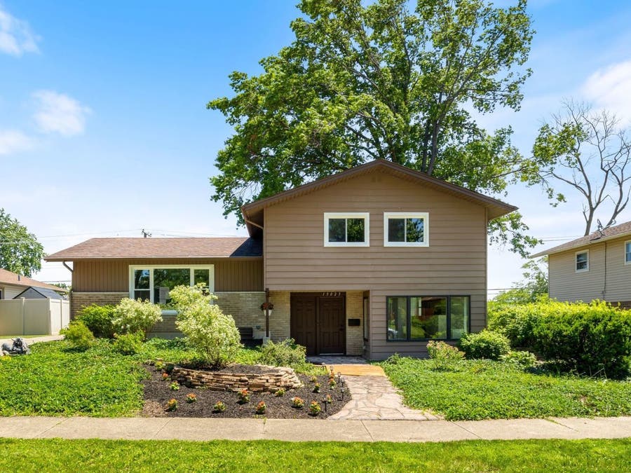 Property photo for 15023 Mission Avenue, Oak Forest, IL