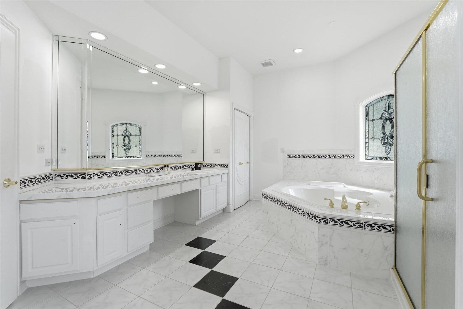 12024 W Edgewood Drive, Homer Glen, IL 60491