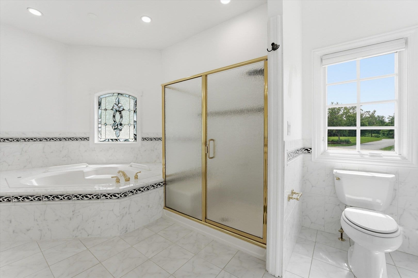 12024 W Edgewood Drive, Homer Glen, IL 60491