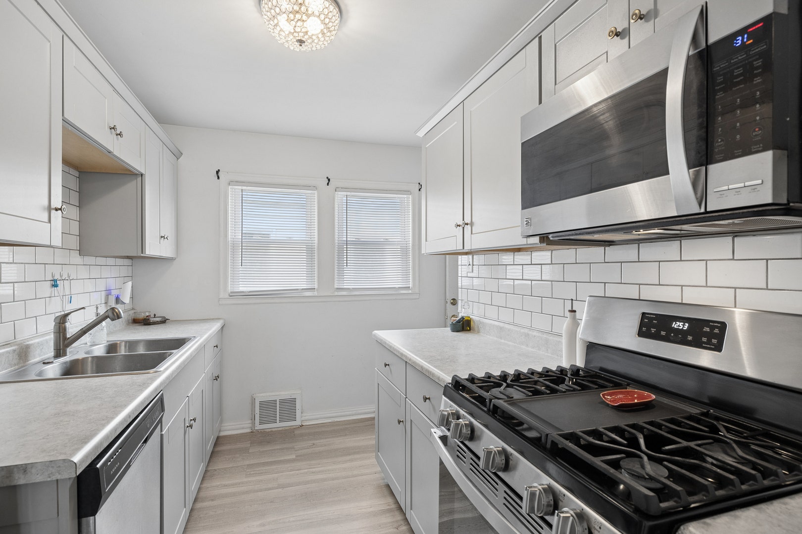 1215 W Jefferson Street, Joliet, IL 60435 1215 W Jefferson Street, Joliet, IL 60435