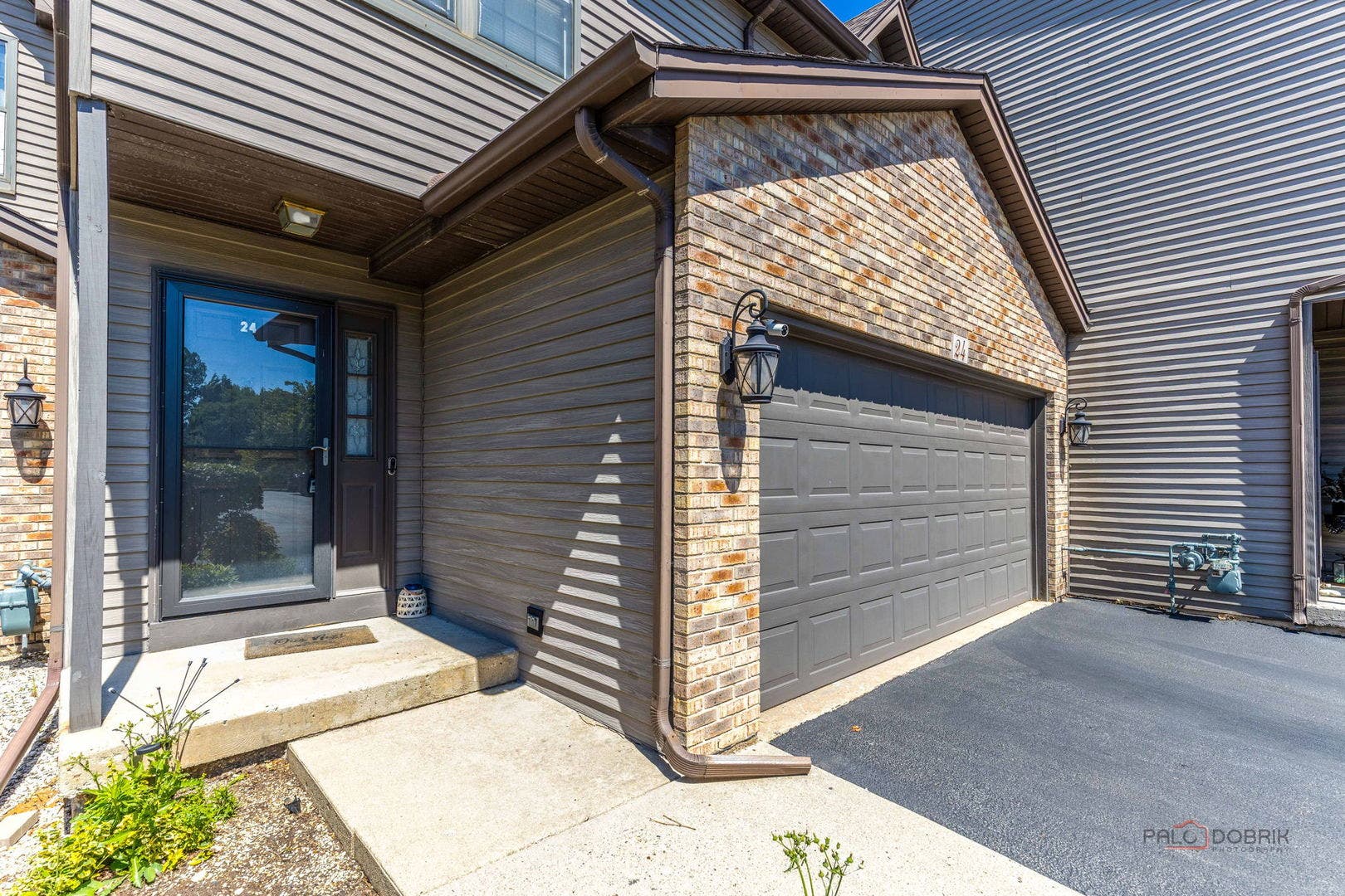 24 Garden Crescent Court, Elgin, IL 60123