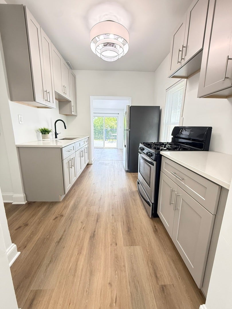 14607 Saint Louis Avenue, Midlothian, IL 60445