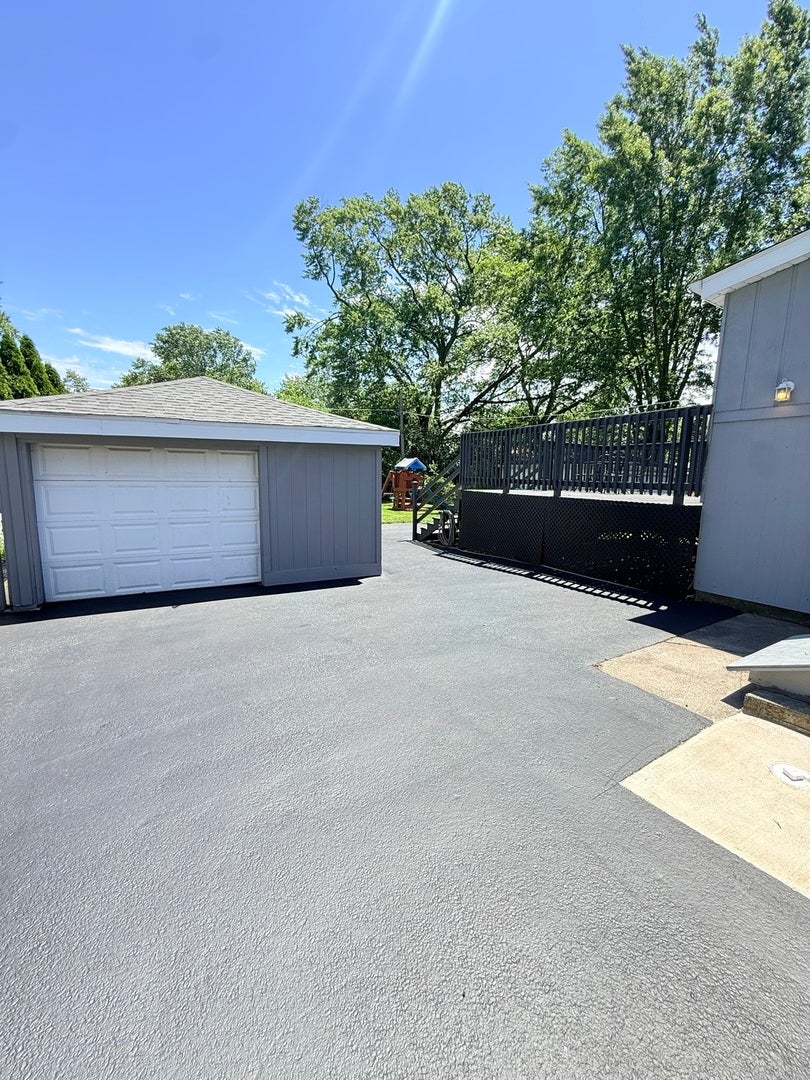 14607 Saint Louis Avenue, Midlothian, IL 60445
