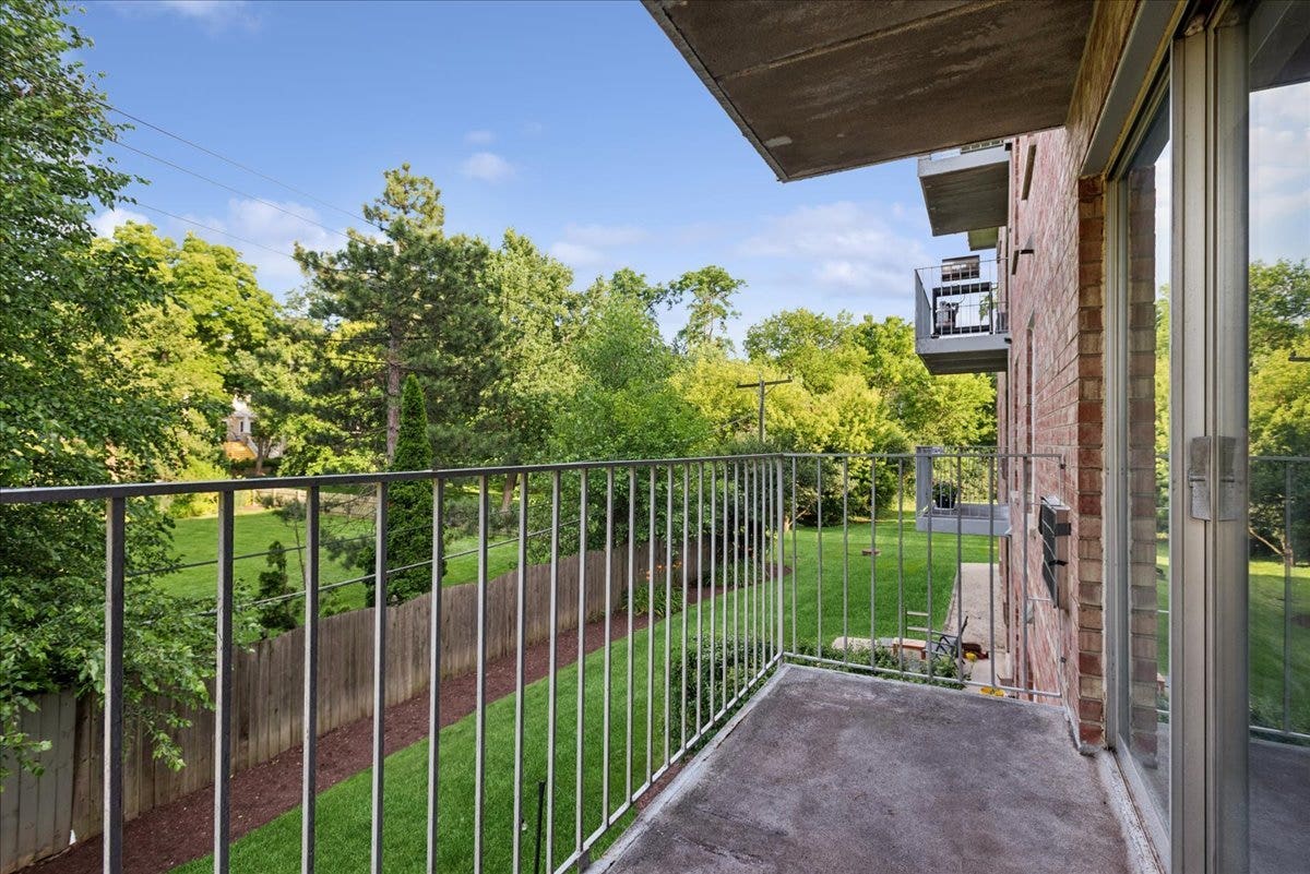 5125 Blodgett Avenue, #218T, Downers Grove, IL 60515