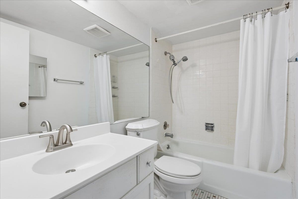 5125 Blodgett Avenue, #218T, Downers Grove, IL 60515