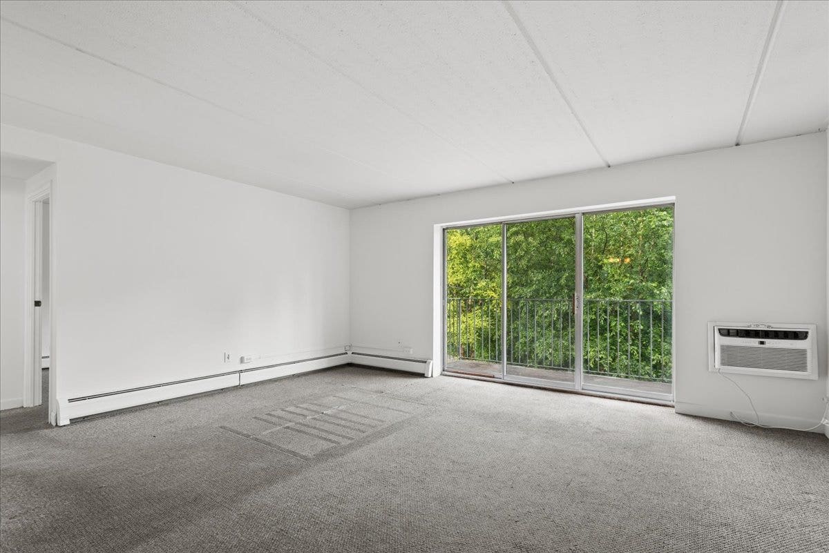 5125 Blodgett Avenue, #218T, Downers Grove, IL 60515