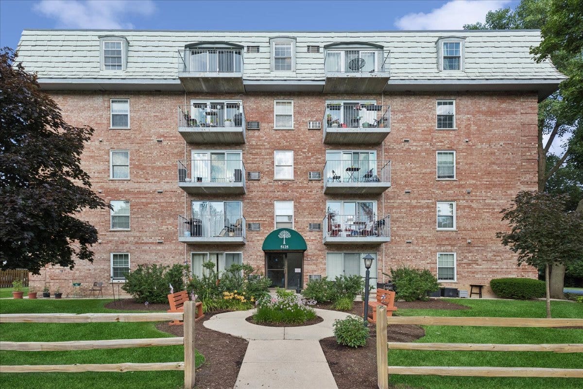 5125 Blodgett Avenue, #218T, Downers Grove, IL 60515