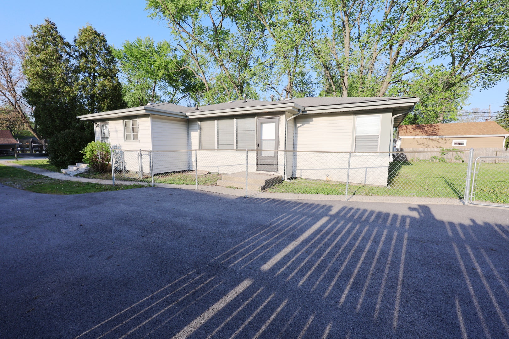 2414 Garden Street, Joliet, IL 60435